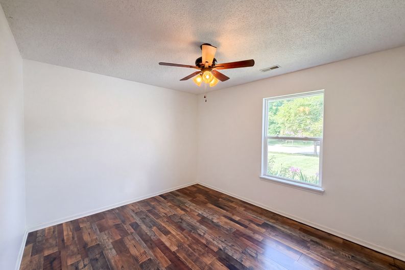 Photo 9 of 16 of 345 Leffler Dr, Indianapolis, IN