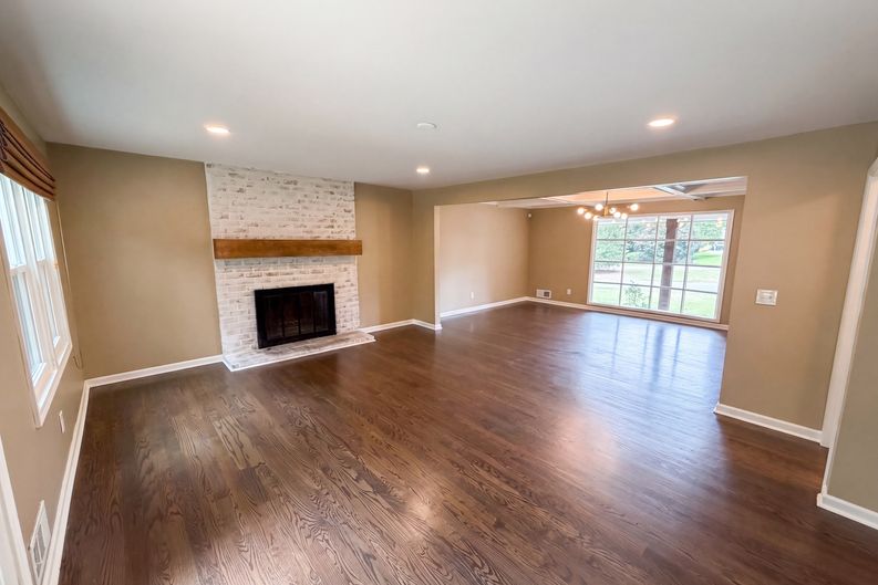 Photo 7 of 38 of 1772 Huntingford Dr, Marietta, GA