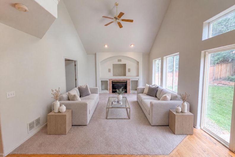 Photo 3 of 40 of 821 Sage Sparrow Cir, Highlands Ranch, CO