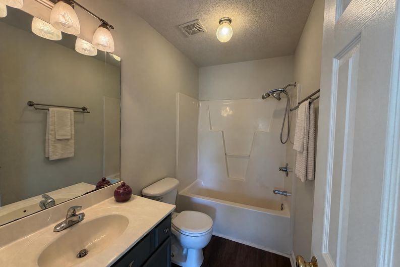 Photo 13 of 19 of 3888 Courtland Cir, Thomasville, NC