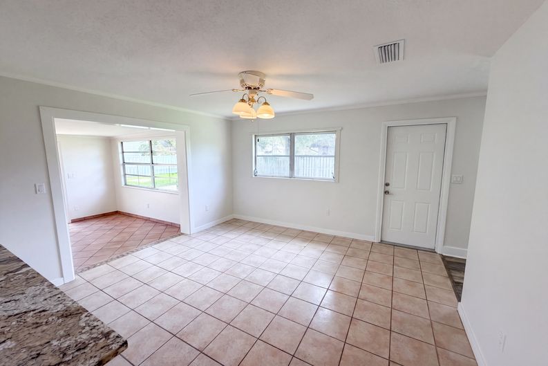 Photo 9 of 30 of 2617 S Fairway Dr, Melbourne, FL