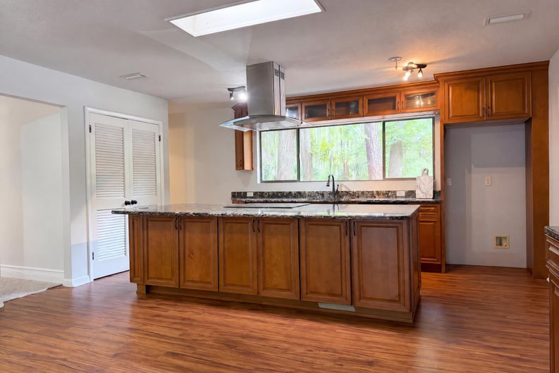 Photo 3 of 25 of 2623 Lynnhaven Ter, Jacksonville, FL