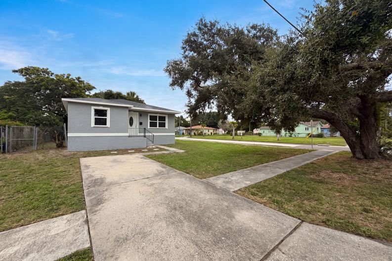 Photo 22 of 25 of 845 40th Ave S, Saint Petersburg, FL
