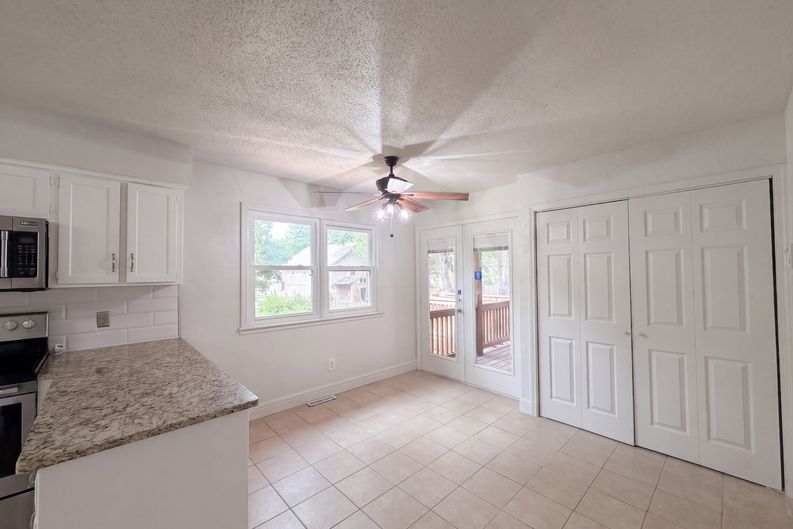 Photo 11 of 39 of 14224 S Raintree Dr, Olathe, KS