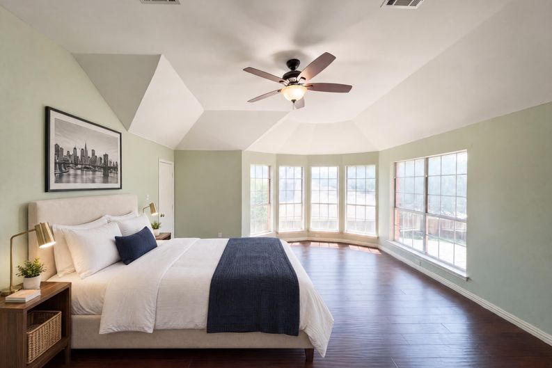 Photo 4 of 22 of 3606 Fairlands Dr, Richardson, TX