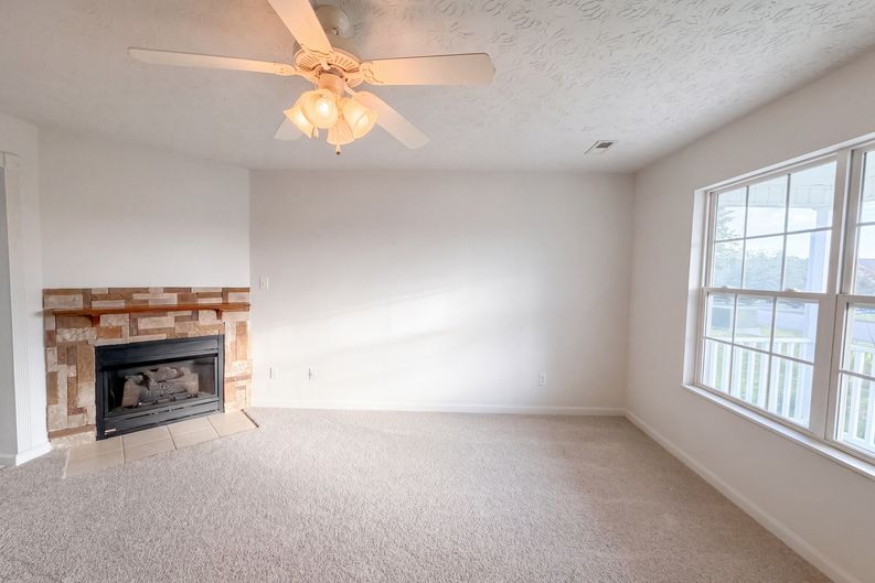 Photo 10 of 30 of 7111 Pinecroft Ln, Knoxville, TN