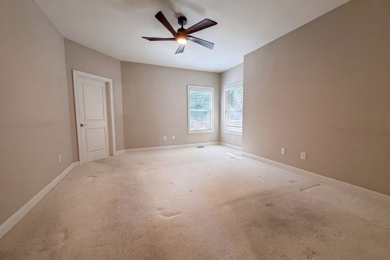 Photo 4 of 17 of 234 Hickory Pointe Dr, Lebanon, TN