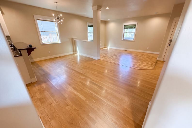 Photo 9 of 26 of 1125 W 28th Ave, Eugene, OR