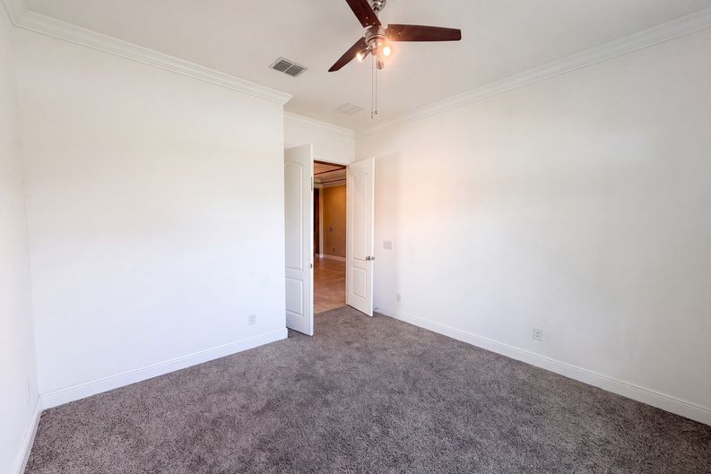 Photo 7 of 29 of 918 Blackthorn Dr, Apopka, FL