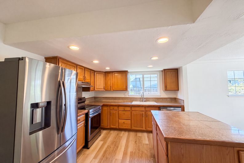 Photo 14 of 41 of 7007 Ursa Pkwy, Sacramento, CA