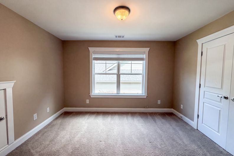 Photo 15 of 28 of 2983 Boulder Walk Ct SE, Atlanta, GA