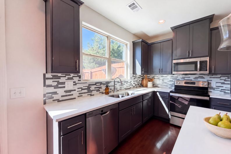 Photo 9 of 29 of 5536 Fairhaven Pl, Fairburn, GA