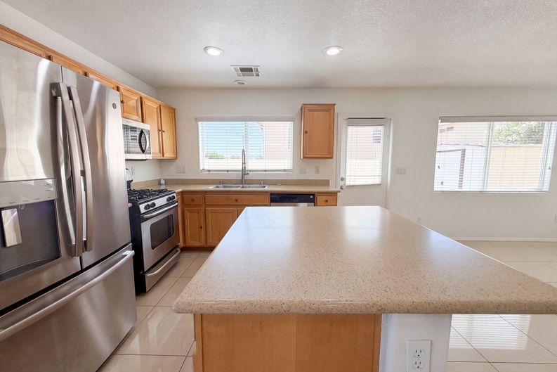 Photo 10 of 24 of 10506 Yuha Desert Ct, Las Vegas, NV