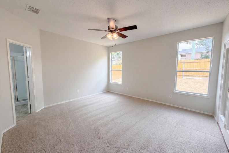 Photo 17 of 27 of 12609 Black Cherry Ln, Euless, TX