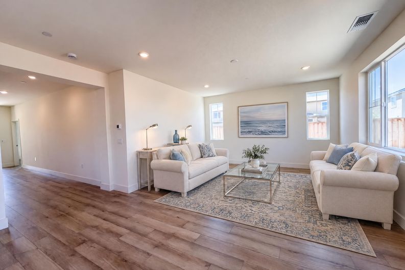 Photo 3 of 49 of 5699 Kusnick Ave, Tracy, CA