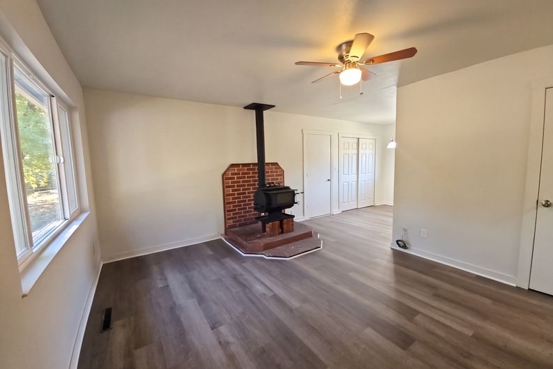 Photo 3 of 19 of 1136 Cambridge Ave, Colorado Springs, CO