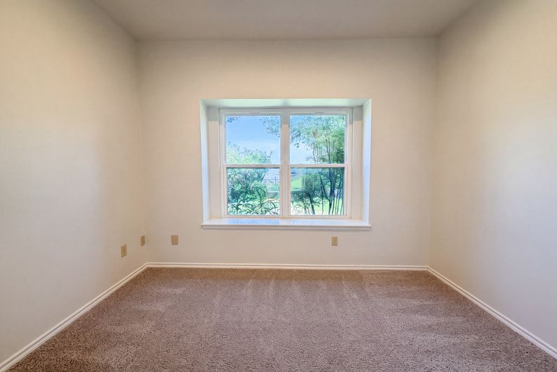 Photo 9 of 23 of 7632 Westwind Dr, Fort Worth, TX