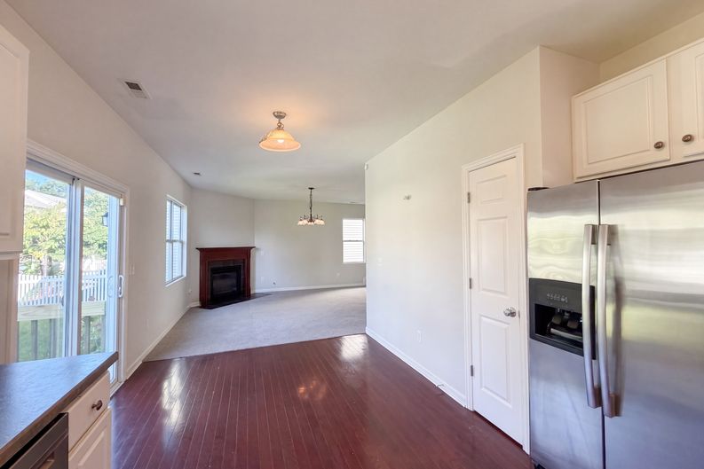 Photo 8 of 39 of 4058 Leontria Ave, Columbus, OH