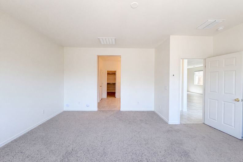 Photo 13 of 35 of 3325 W Dunbar Dr, Phoenix, AZ