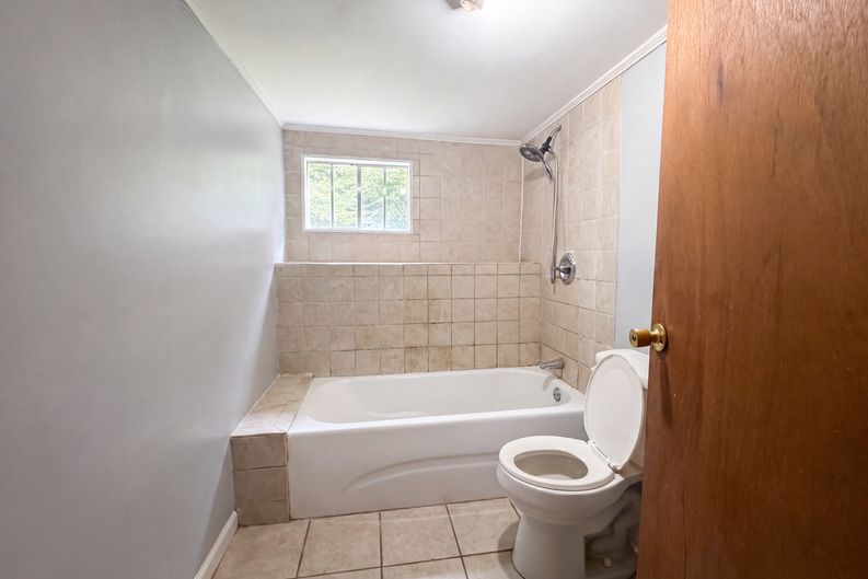 Photo 15 of 29 of 3609 Poplar Ln, Adamsville, AL