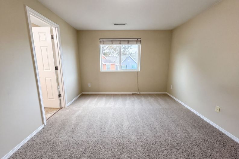 Photo 14 of 18 of 571 SW 207th Ave, Beaverton, OR