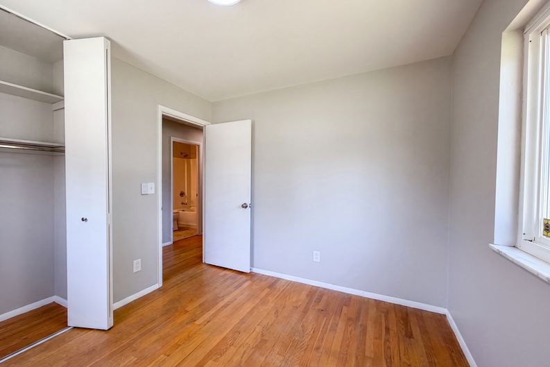 Photo 15 of 21 of 9707 Wescott Rd, Cincinnati, OH