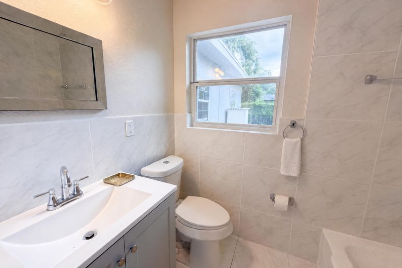 Photo 10 of 17 of 7117 N 50th St, Tampa, FL