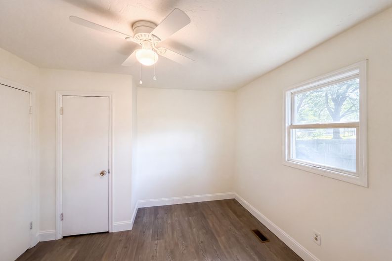 Photo 8 of 17 of 1610 Martin Ave, Gastonia, NC