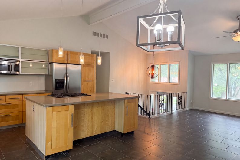 Photo 17 of 21 of 2909 Sagebrush Dr, Lawrence, KS