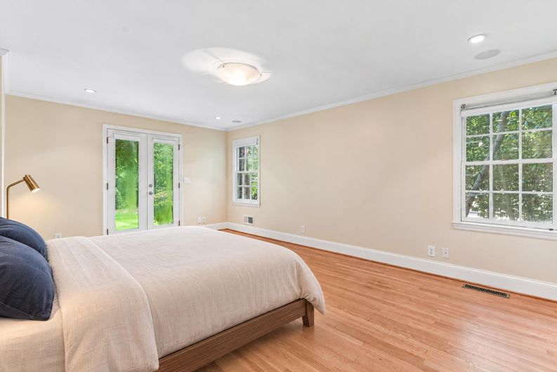 Photo 59 of 87 of 3135 Spalding Dr, Sandy Springs, GA