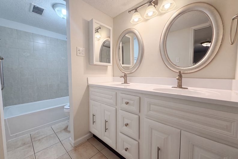 Photo 13 of 20 of 1154 Rue La Chelle Walk, Saint Louis, MO