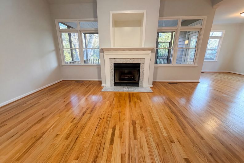 Photo 3 of 18 of 729 E Ivy Valley Dr, Fuquay Varina, NC
