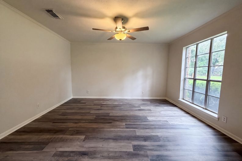 Photo 7 of 23 of 17518 Rustington Dr, Spring, TX