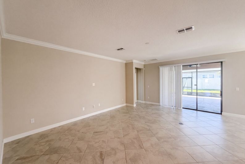 Photo 3 of 32 of 31351 Cannon Rush Dr, San Antonio, FL