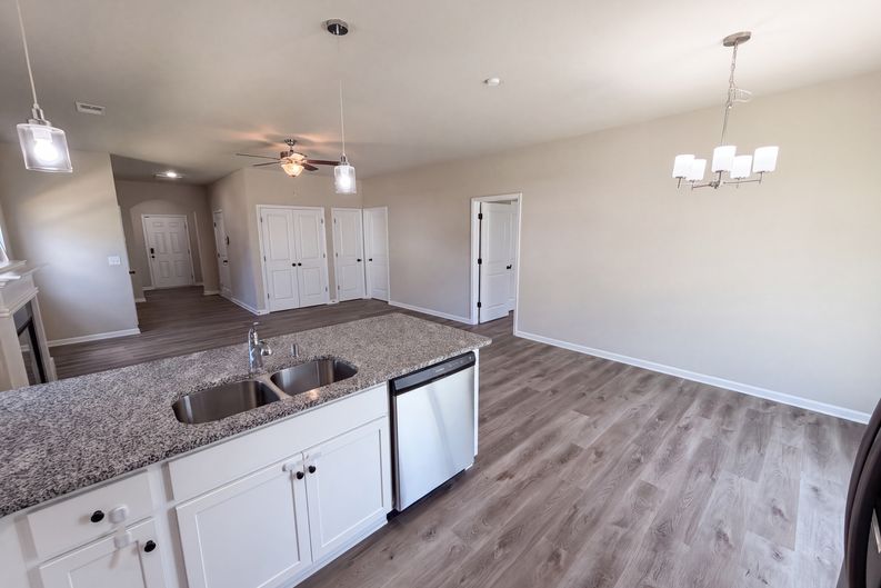 Photo 10 of 25 of 4104 Stoneygreen Ln, Charlotte, NC