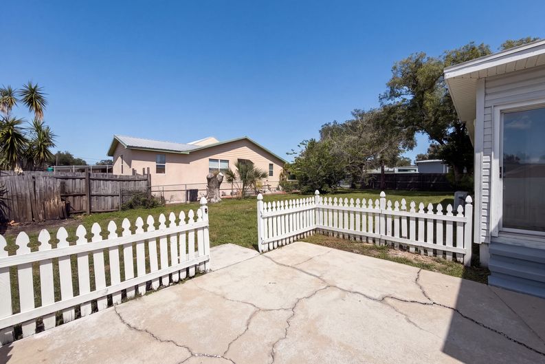 Photo 17 of 19 of 3225 Cleveland Heights Blvd, Lakeland, FL