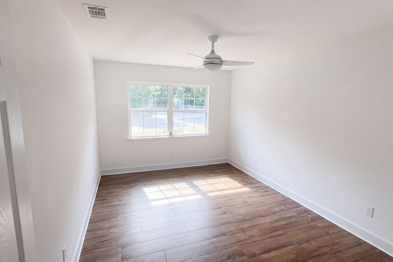 Photo 11 of 26 of 1625 Windsor Dr, Waycross, GA