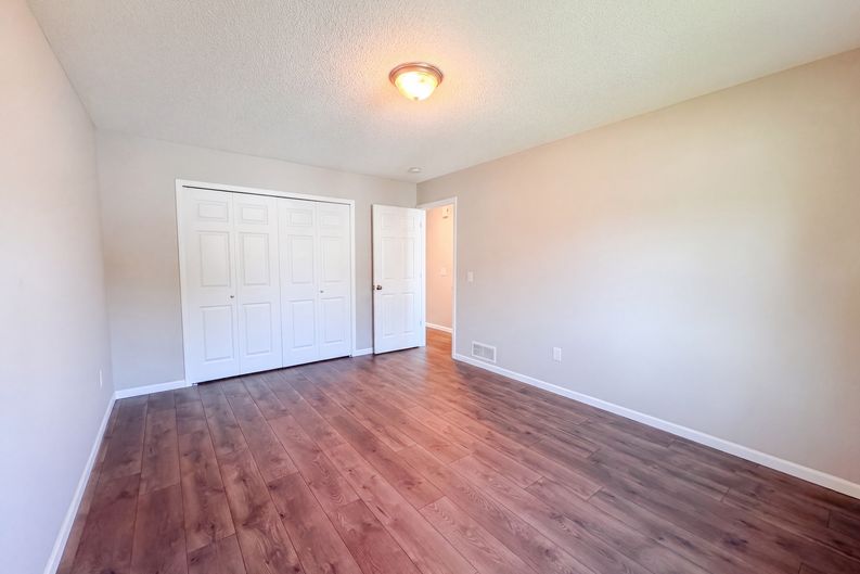 Photo 11 of 18 of 13397 Hughes Ct, Apple Valley, MN