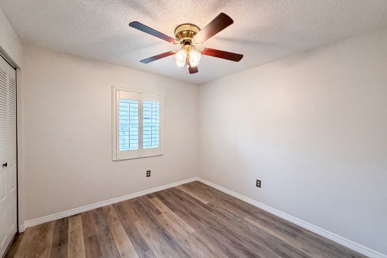 Photo 10 of 17 of 11648 Hidden Hollow Cir, Tampa, FL
