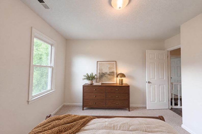 Photo 17 of 30 of 1001 Kingstree Ridge Dr, Winston Salem, NC
