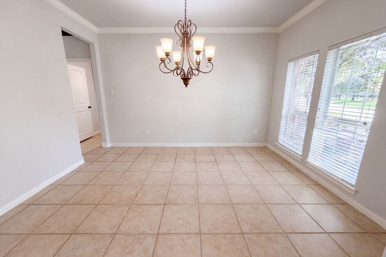 Photo 10 of 21 of 25722 Lake Springs Way, Spring, TX