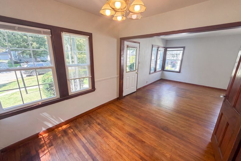 Photo 8 of 21 of 4915 Ralston Ave, Indianapolis, IN