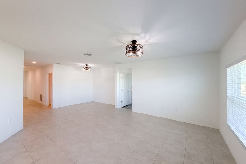 Photo 12 of 42 of 124 Citrine Loop, Kissimmee, FL