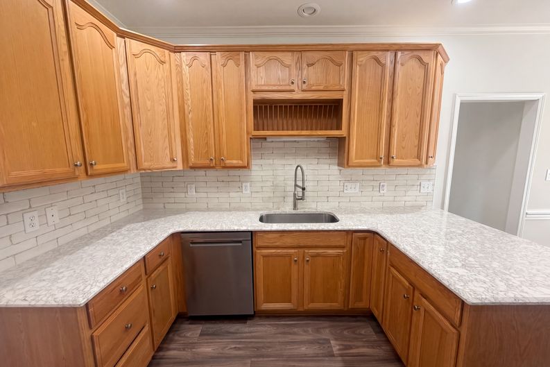Photo 6 of 33 of 6120 Tennyson Dr, Kernersville, NC