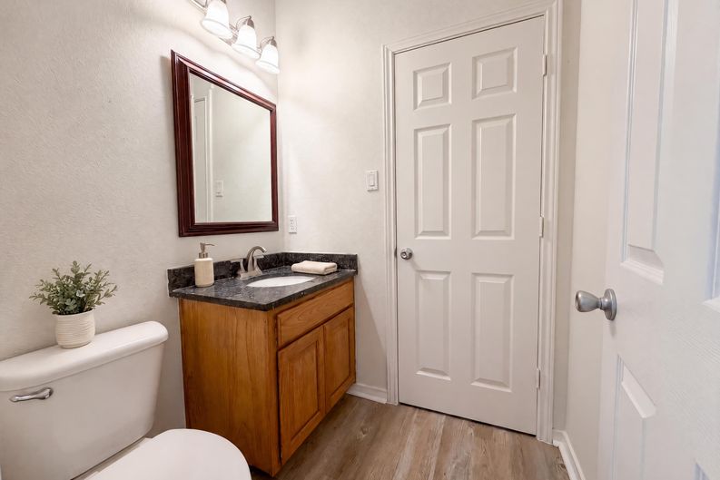 Photo 16 of 20 of 6041 King Trl, Corpus Christi, TX