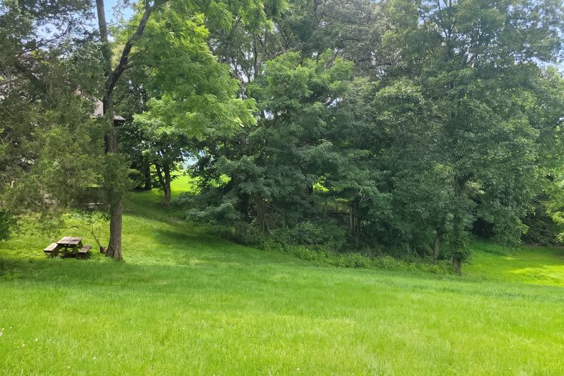 Photo 34 of 38 of 521 Autumnstone Ln, Bowling Green, KY