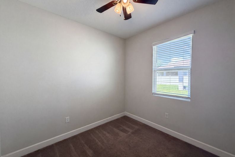 Photo 11 of 20 of 480 Buchannan Dr, Davenport, FL
