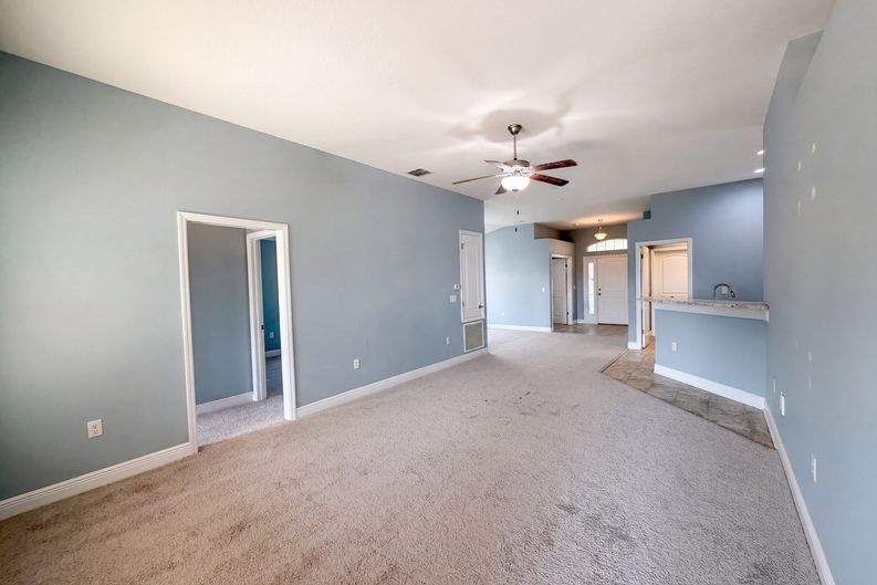 Photo 13 of 26 of 1229 Longville Cir, Tavares, FL