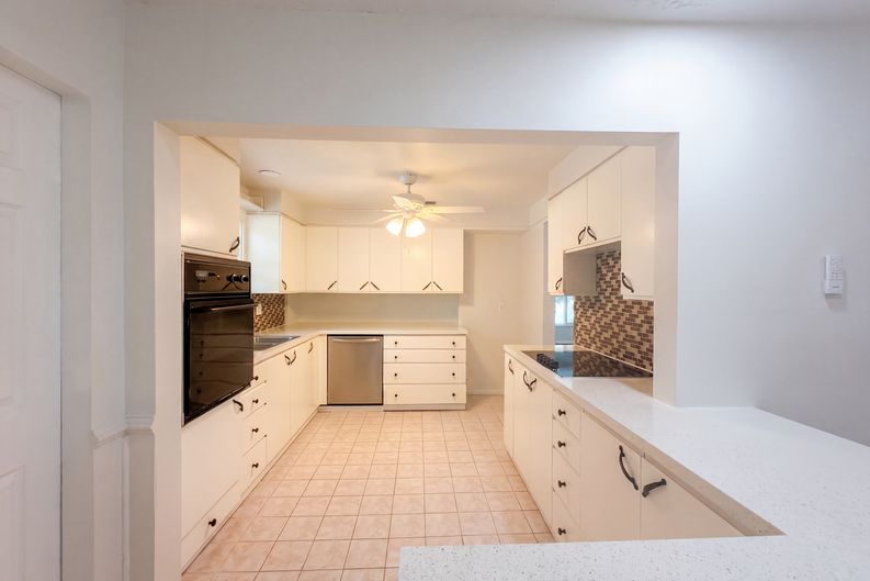 Photo 7 of 26 of 3010 Hatton St, Sarasota, FL