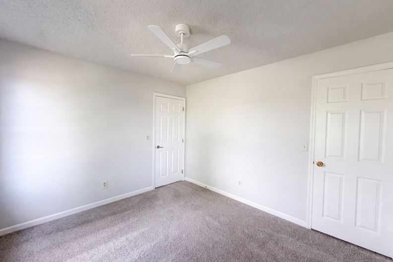 Photo 17 of 27 of 518 Glenfield Cir, Maryville, TN